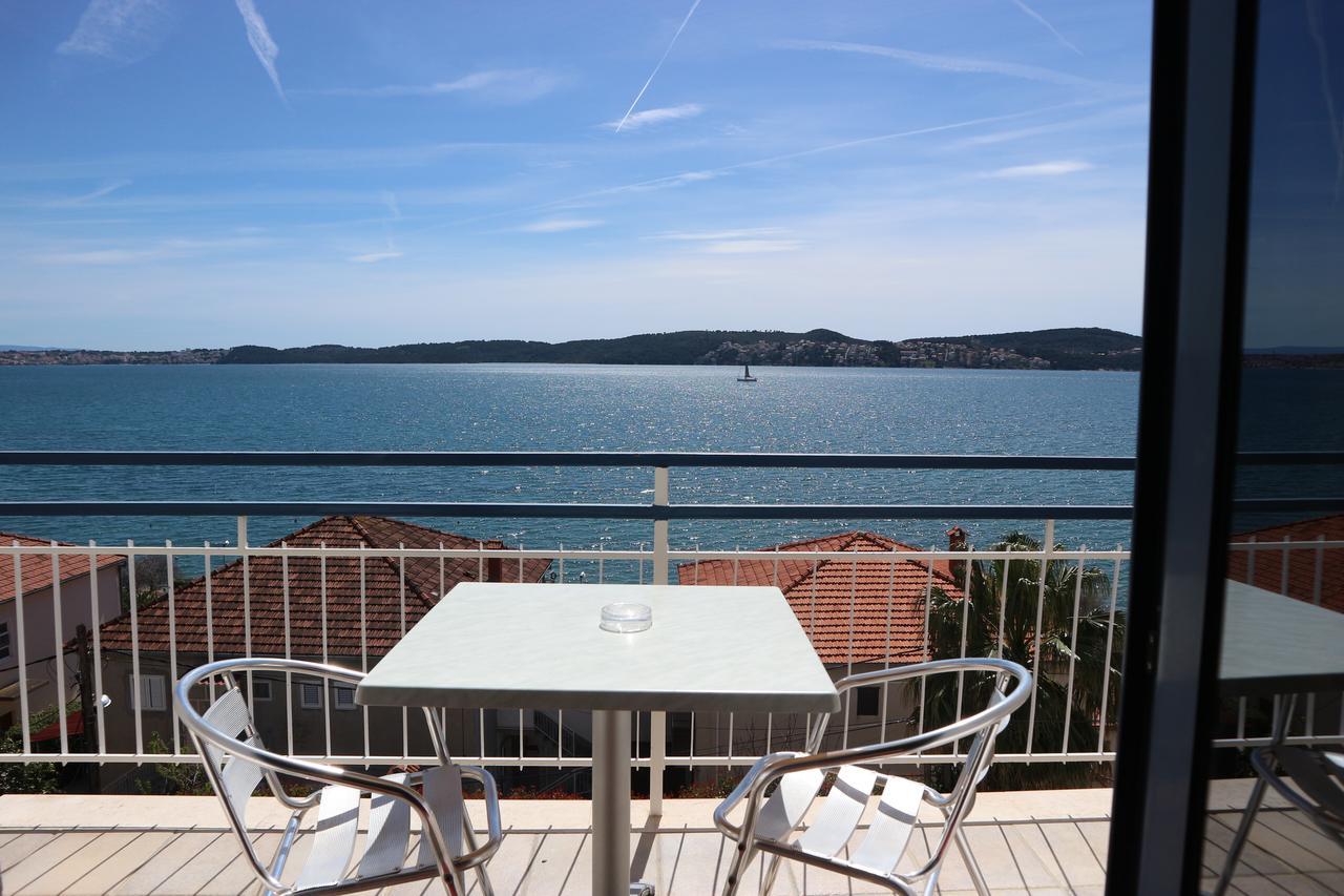 Hotel Bavaria Trogir Seget Donji Exterior photo